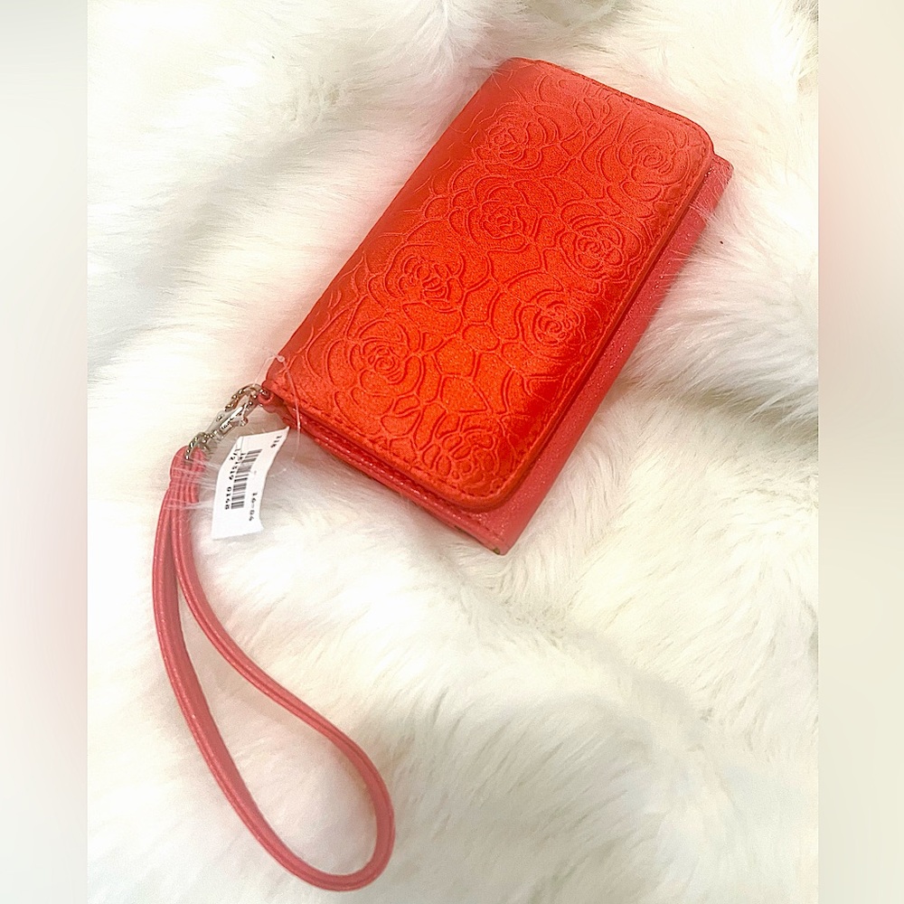 Satin flower front print mini clutch